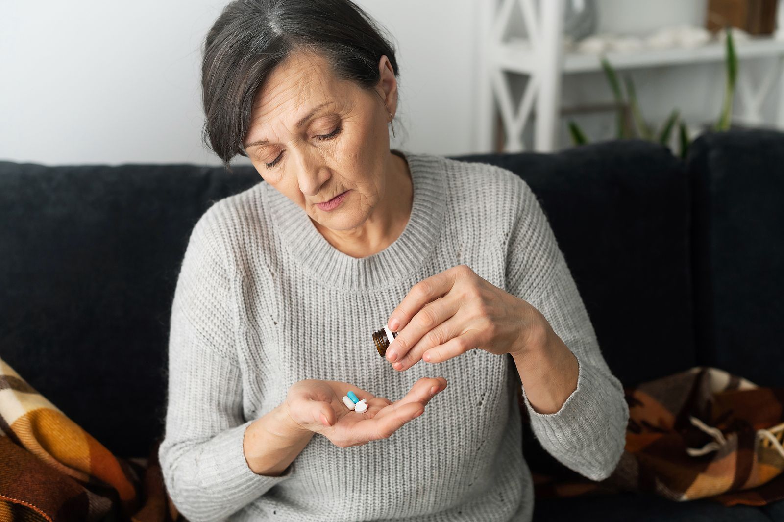 Los errores más comunes al tomar antibióticos que pueden poner en riesgo tu salud. Foto: Bigstock.