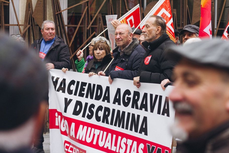 Hacienda confirma que casi 800.000 mutualistas jubilados siguen sin cobrar la devolución de IRPF. Foto: Europapress Hacienda confirma que casi 800.000 mutualistas jubilados siguen sin cobrar la devolución de IRPF. Foto: Europapress