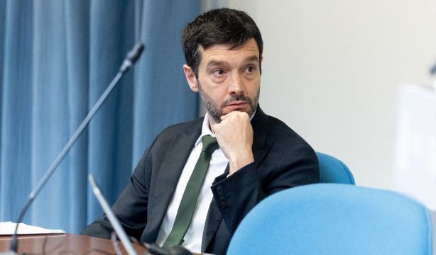 Bustinduy vincula el cambio del modelo de cuidados a crear un parque público de vivienda