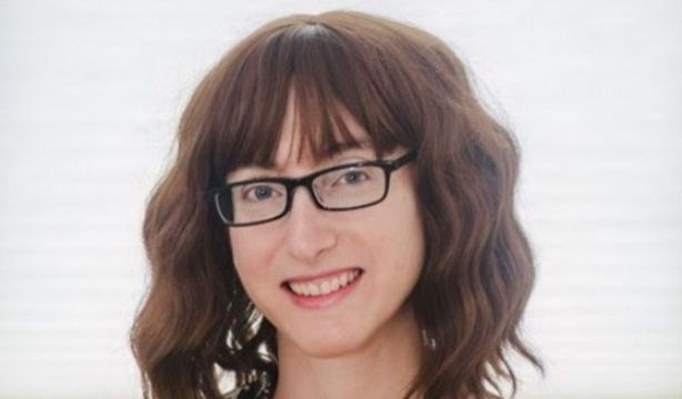 La autora de 'La asistenta' revela su identidad %22Estoy harta de que esto sea un secreto%22