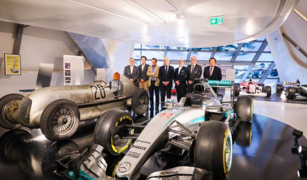 EuropaPress 7400431 inauguracion exposicion mercedes benz mobility city