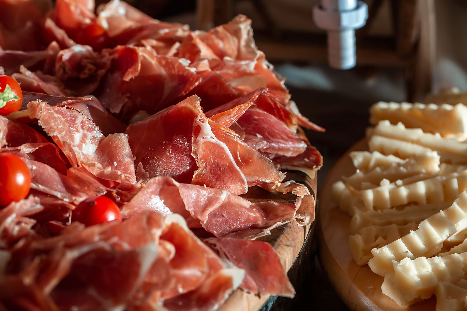 Cómo recuperar el sabor y la textura del jamón envasado de forma rápida. Foto: Bigstock.
