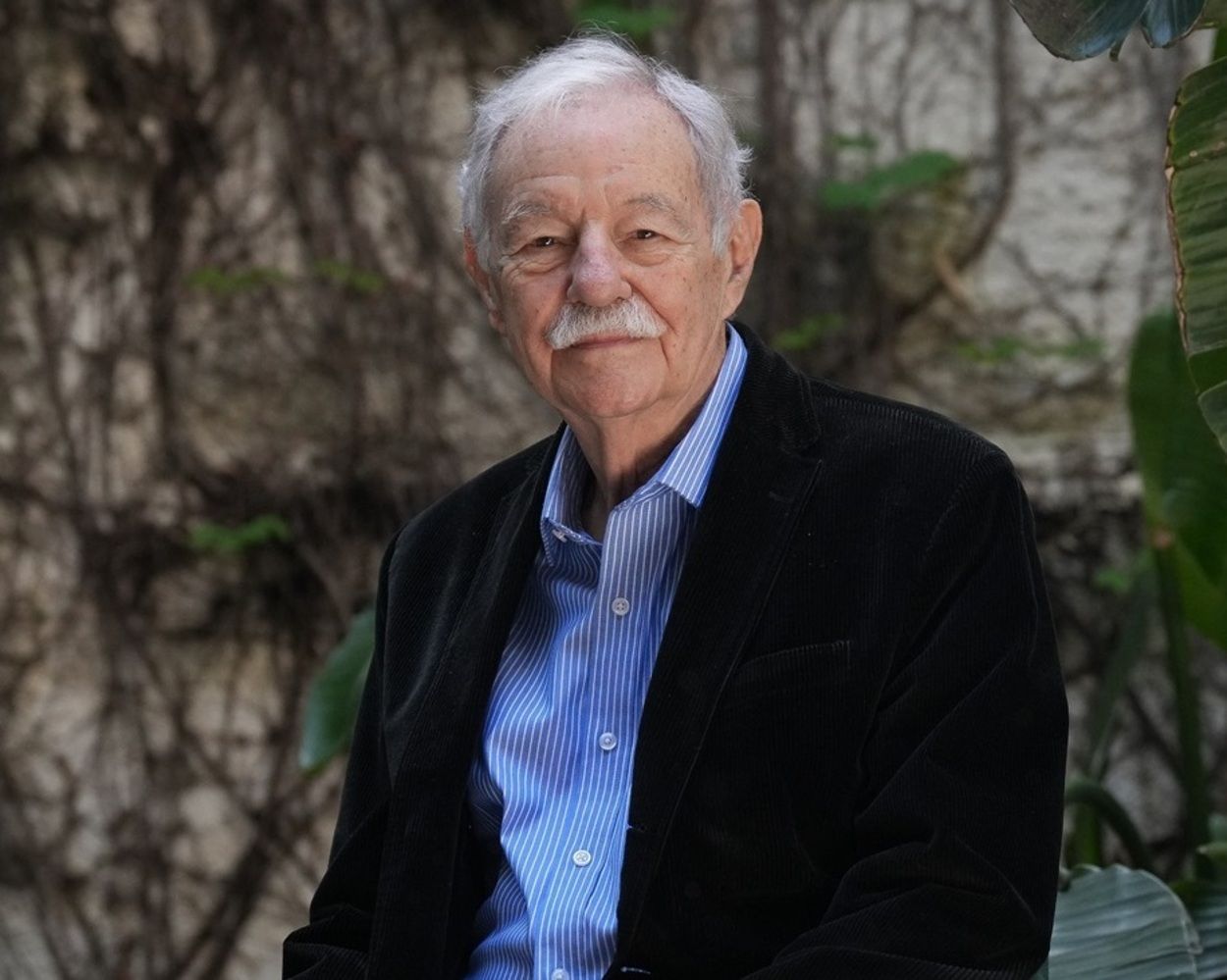 Eduardo Mendoza vuelve con 'La intriga del funeral conveniente': "Si no escribo, no sé qué hacer"