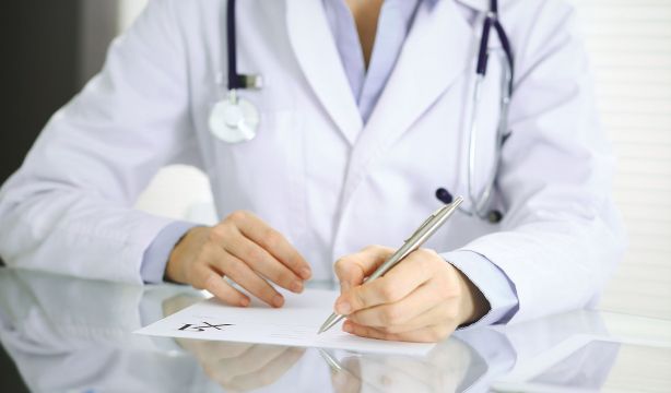 Estas son las analíticas imprescindibles para las mujeres mayores de 35 años