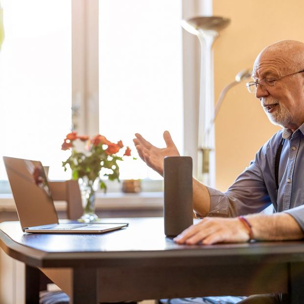 bigstock Senior man using Virtual Assis 418121494