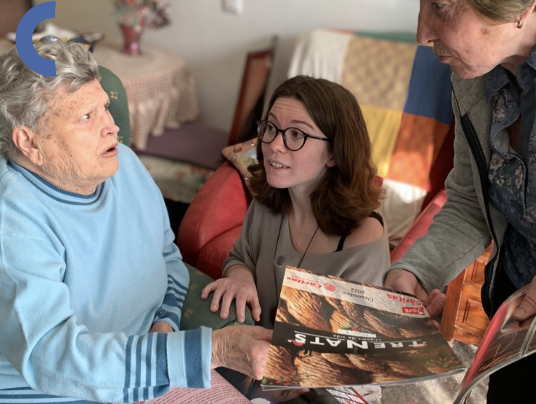 Una revista contra la soledad no deseada gana el Premio de innovación de Cáritas