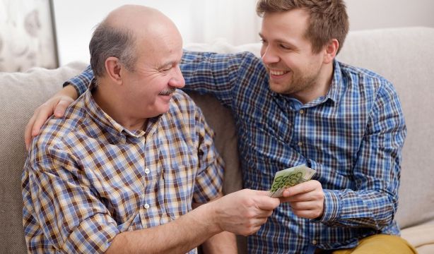 Donaciones de padres a hijos para vivienda: cómo tributan en Canarias. Fuente: BigStock.