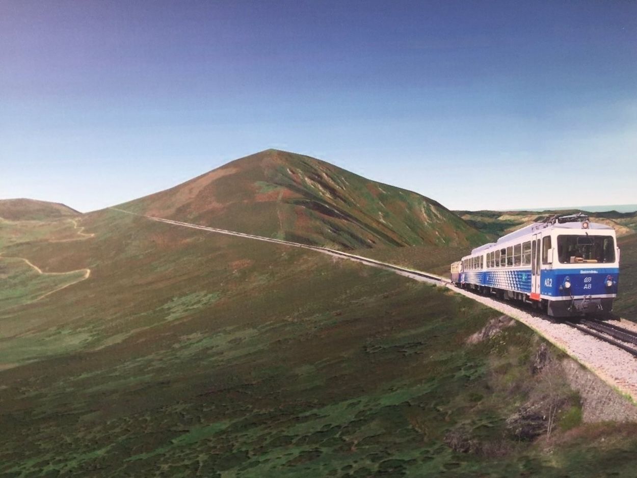 Viajar sobre raíles: los mejores trenes turísticos de España