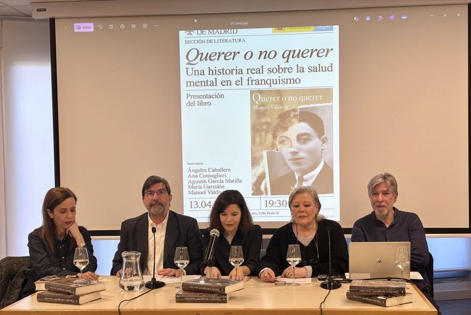 Manuel Valdivia debuta en novela con un relato sobre memoria y salud mental durante el franquismo. Foto: Europa Press.