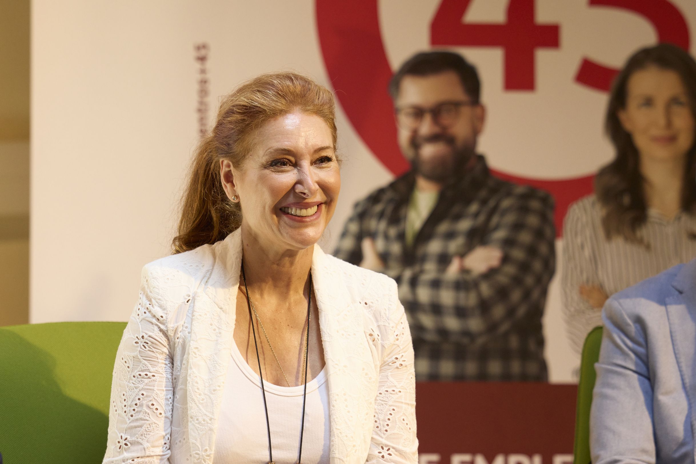 Teresa Viejo reivindica en Burgos 'El poder de reinventarse' de los sénior