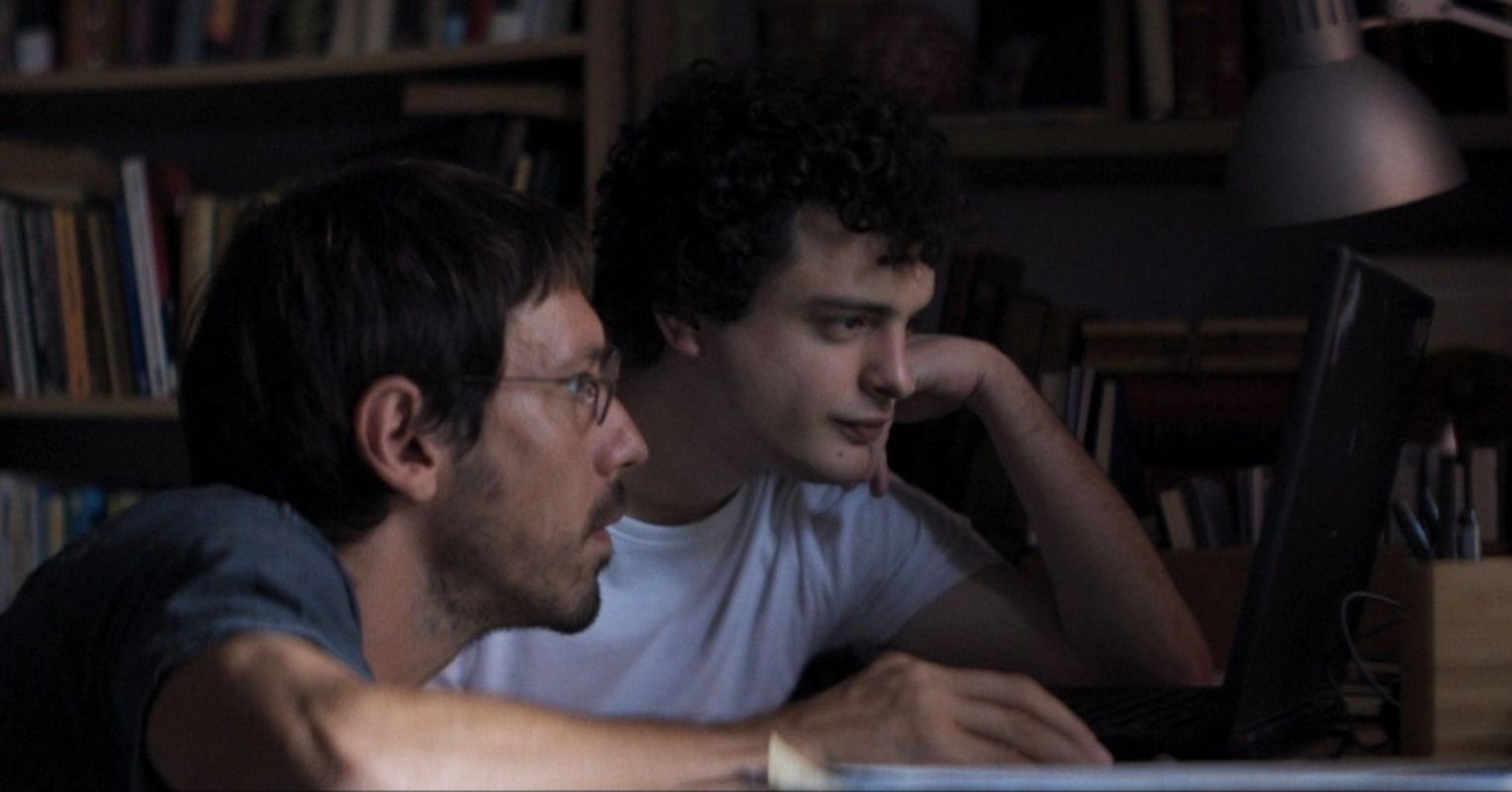 Llega a los cines 'Casi todo bien', un homenaje a las librerías: "Un libro te obliga a parar"