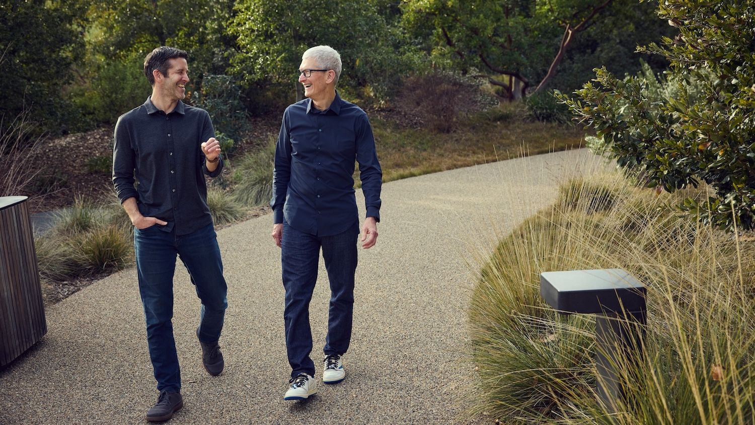 Relevo generacional en Apple: John Ternus sucede a Tim Cook como CEO