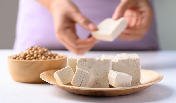 El secreto de los japoneses para vivir más: un alimento rico en proteínas y con mucho calcio
