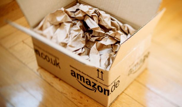 Elvira (68 años): "Si el producto de Amazon llega en malas condiciones o quiero devolverlo, ¿puedo?"