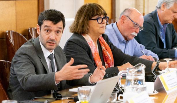 Bustinduy denuncia que se use a los mayores como "chivo expiatorio" de los problemas de los jóvenes