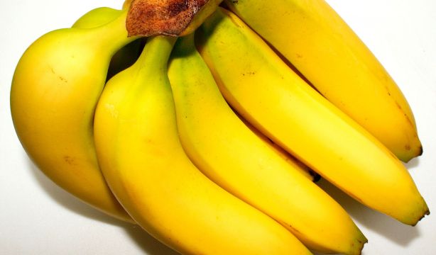 ¿Se deben guardar los plátanos en la nevera para que duren más?. Foto: Bigstock.