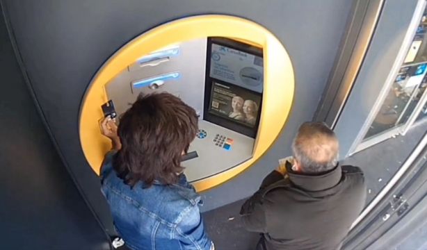 Cae una banda itinerante que robaba a personas mayores en cajeros y comercios