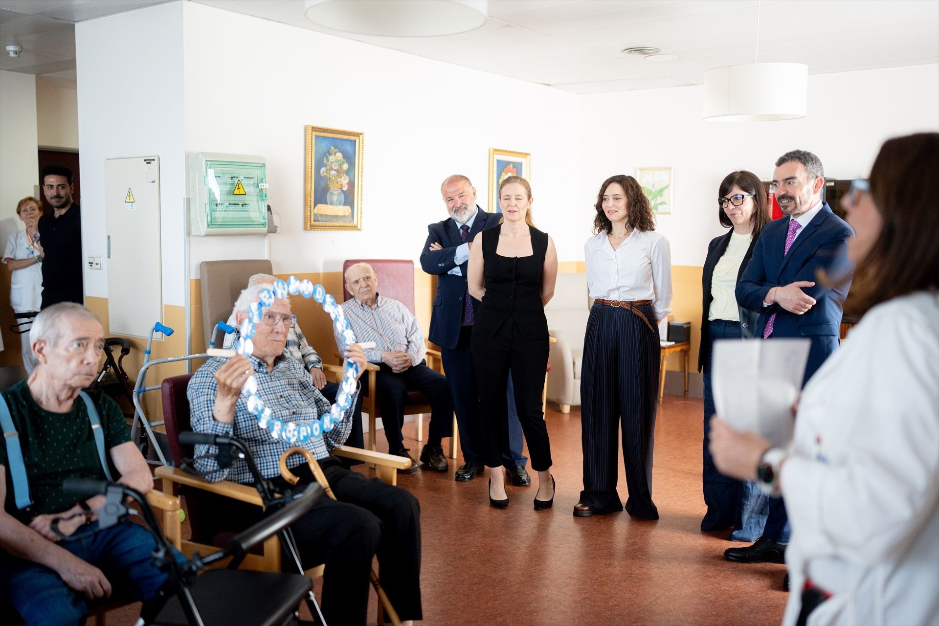 Ayuso presenta el Plan 40-40: así es el nuevo modelo de residencias de Madrid