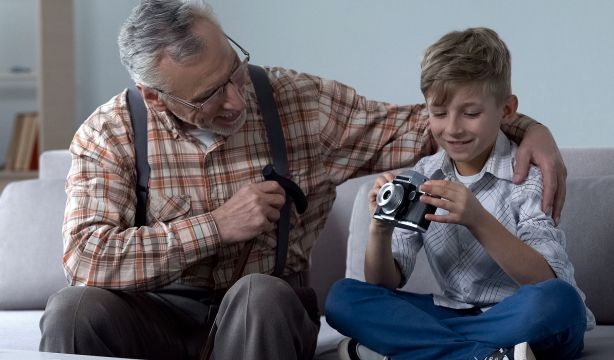 Conoce estas cámaras de fotos que puedes regalar a tus nietos
