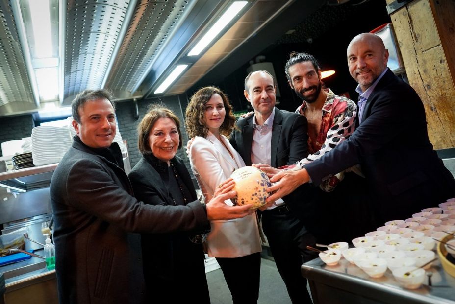 EuropaPress 5020892 diaz ayuso celebra tres soles guia repsol recibidos corral moreria