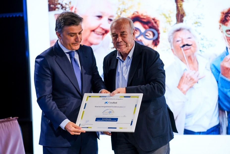 CEOMA acredita a CaixaBank como 'Empresa Amigable con las Personas Mayores'