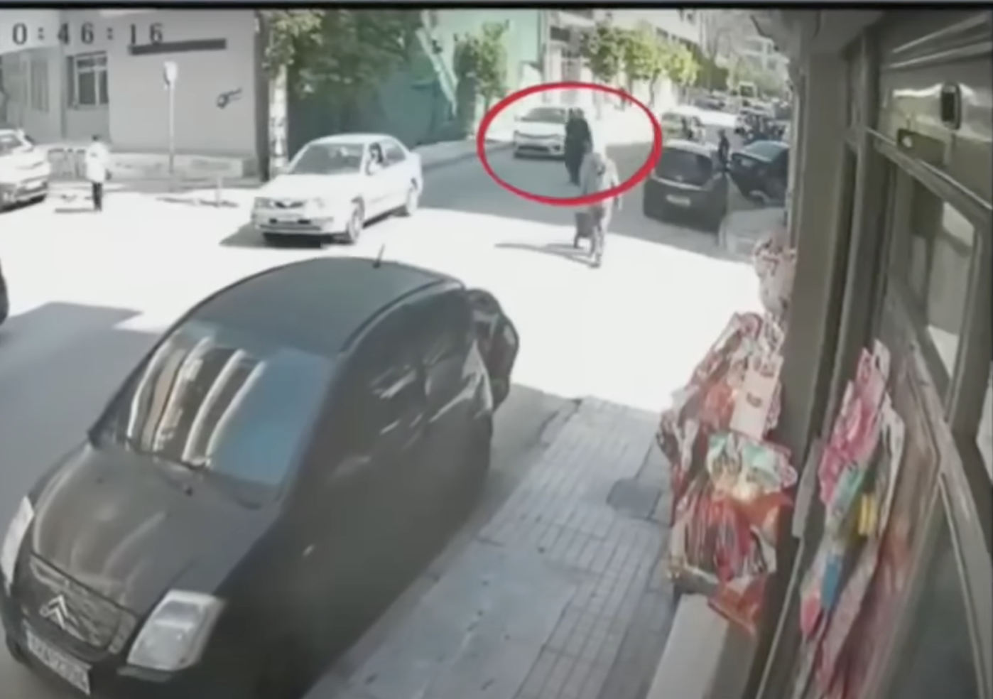 Un hombre de 89 años protagoniza dos tiroteos en Atenas por problemas para cobrar la pensión