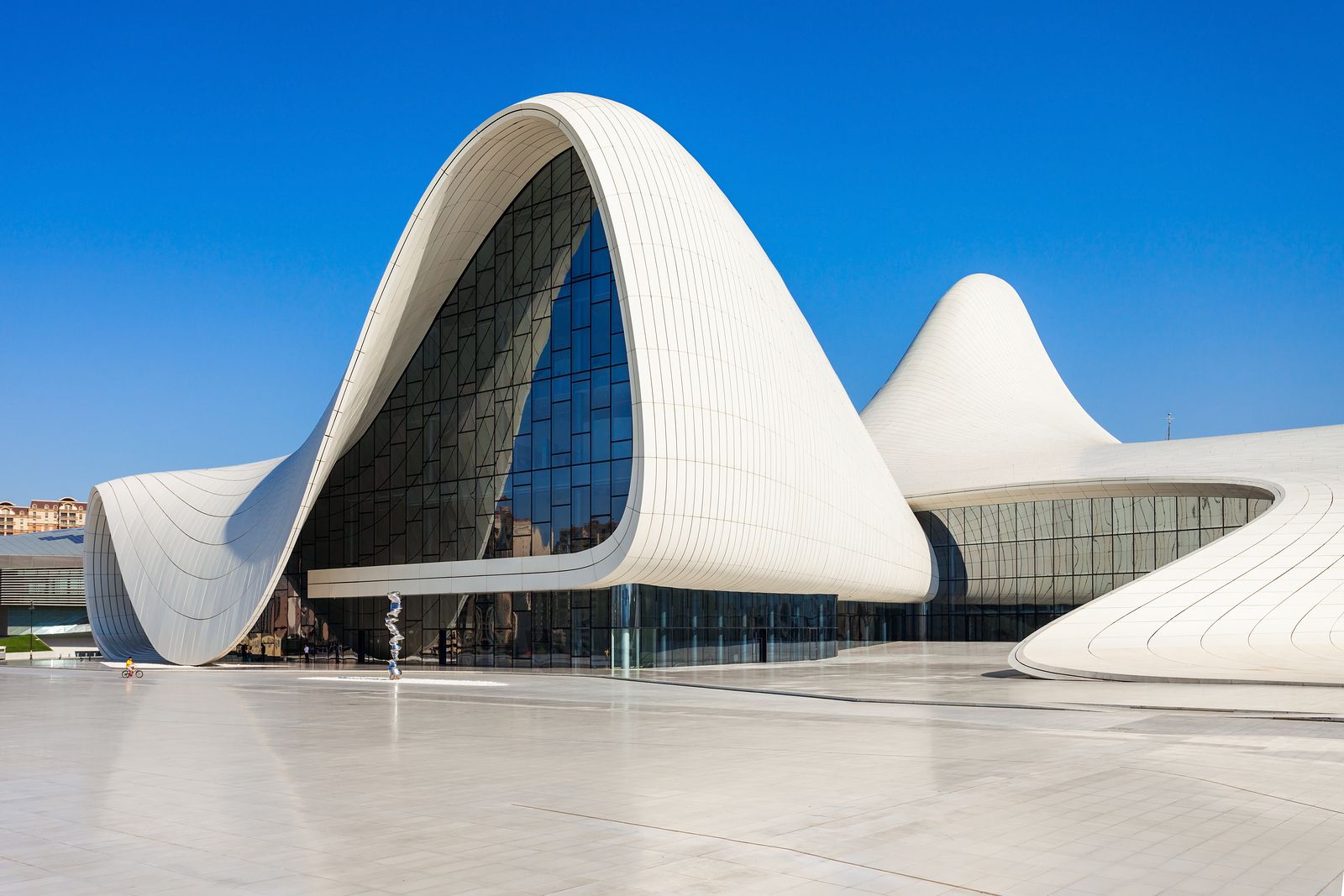 Centro Heydar Aliyev de Zaha Hadid (bigstock)