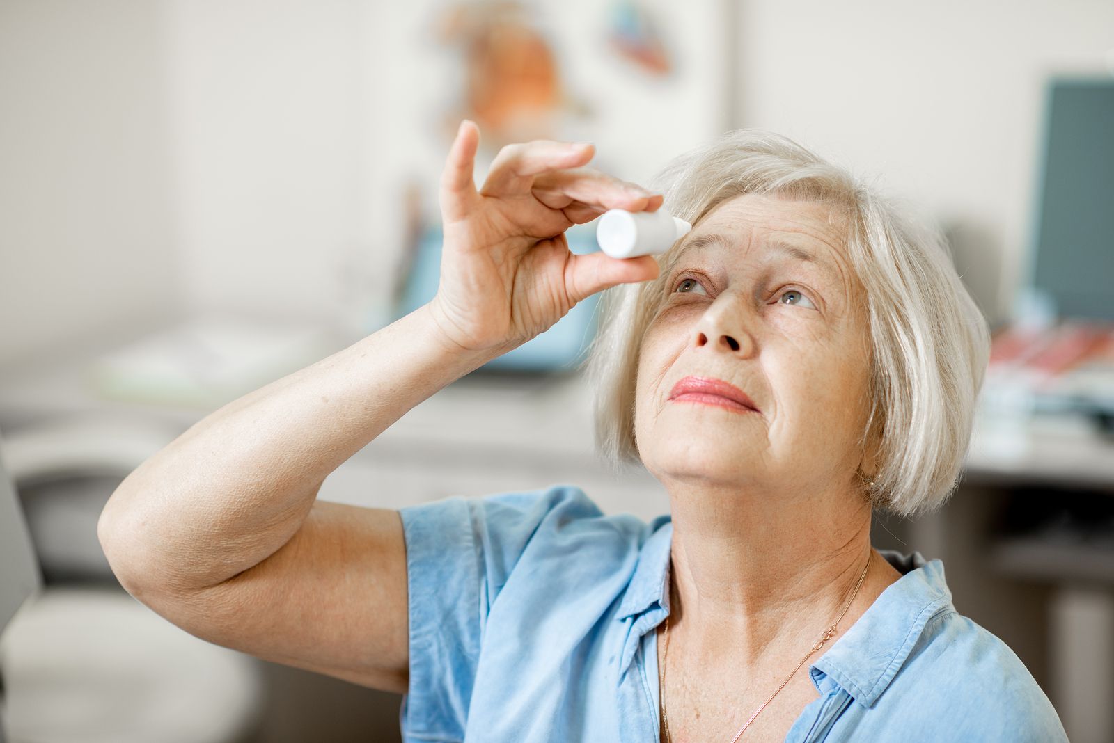 La contaminación también supone una amenaza para la salud ocular de los mayores