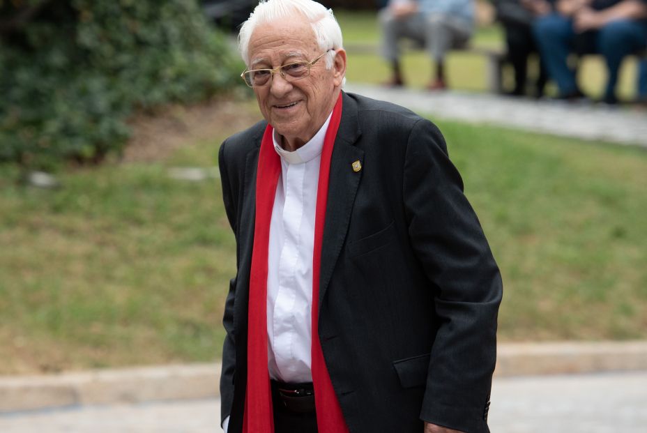 El Padre Ángel dedica el Día de los Abuelos más especial a los fallecidos por el coronavirus El Padre Ángel dedica el Día de los Abuelos más especial a los fallecidos por el coronavirus