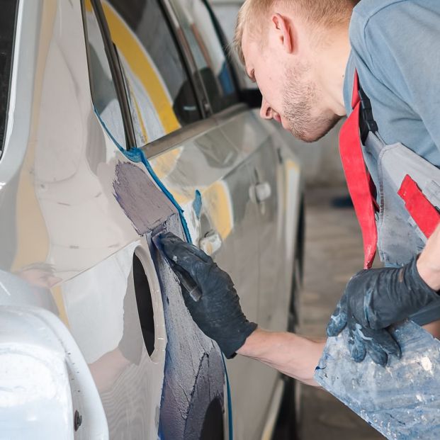 ¿Qué hacer cuando te dan un golpe en el coche y no se sabe quién ha sido el responsable?