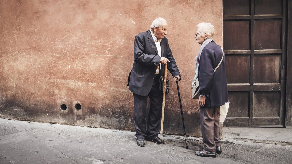 Los usuarios creen que la banca debe hacerse cargo de la inclusión financiera digital de los mayores