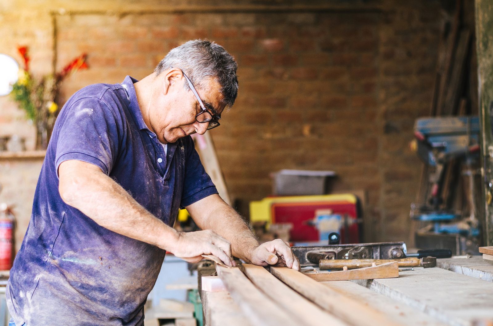 10 herramientas básicas que necesitas en tu taller de carpintería
