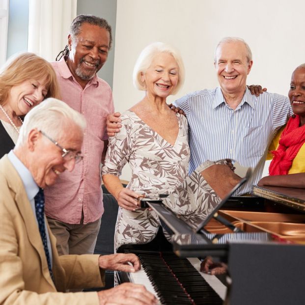 Estos son los beneficios de tocar el piano cuando se tienen más de 60 años