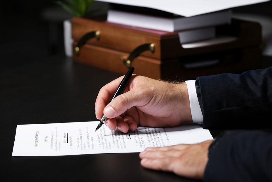 asi puedes reclamar tu herencia aunque te hayan dejado fuera del testamento