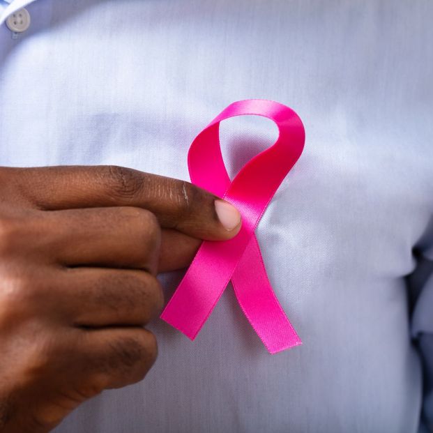 El cáncer de mama también afecta a los hombres: la importancia de hacerse una autoexploración