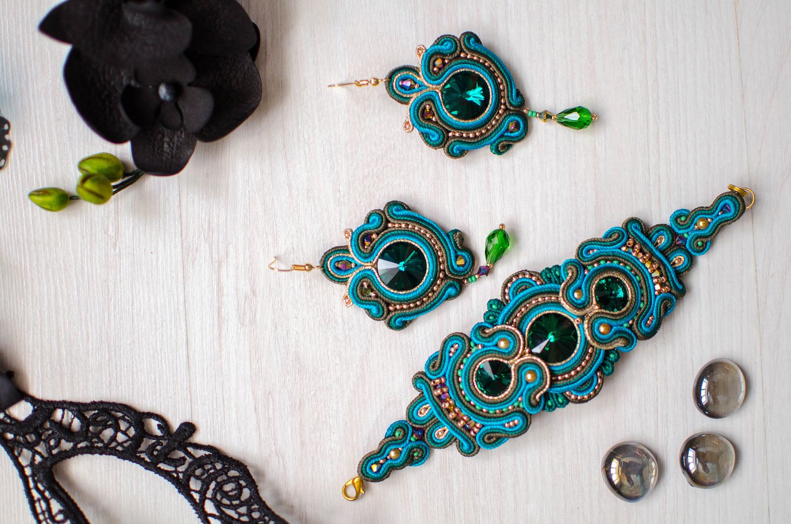 Quiero conocer la técnica del soutache y hacer complementos