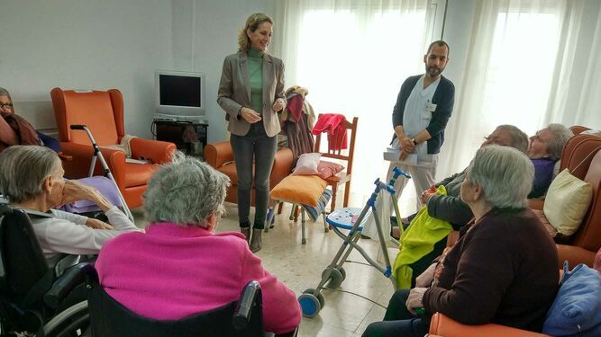 Visita de Inmaculada Troncoso a la Residencia San Andres