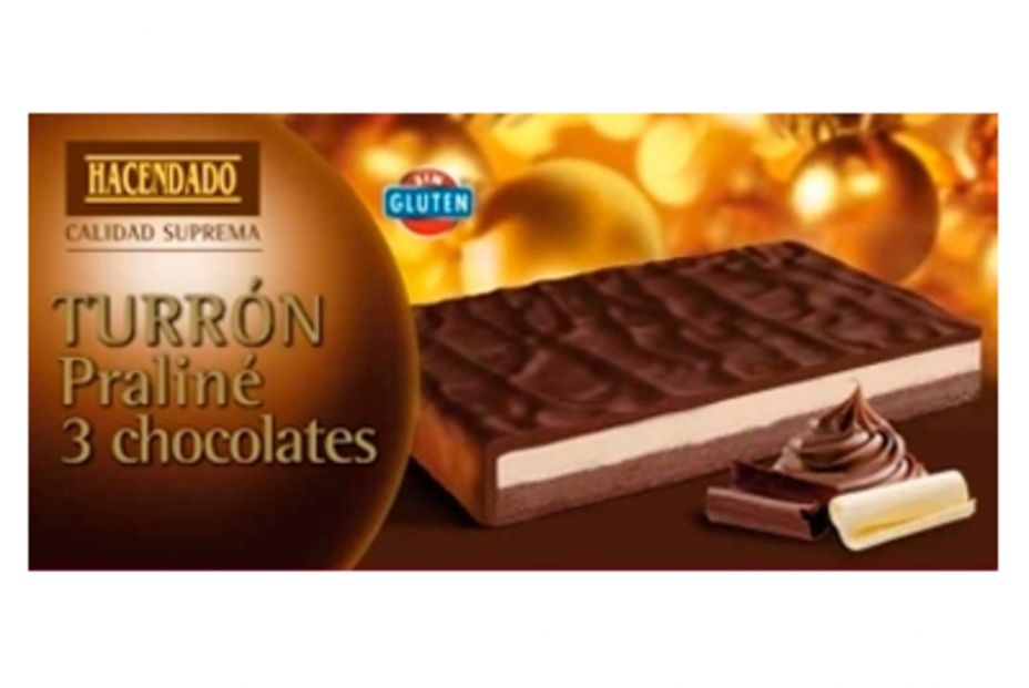 Turrón praliné tres chocolates. 