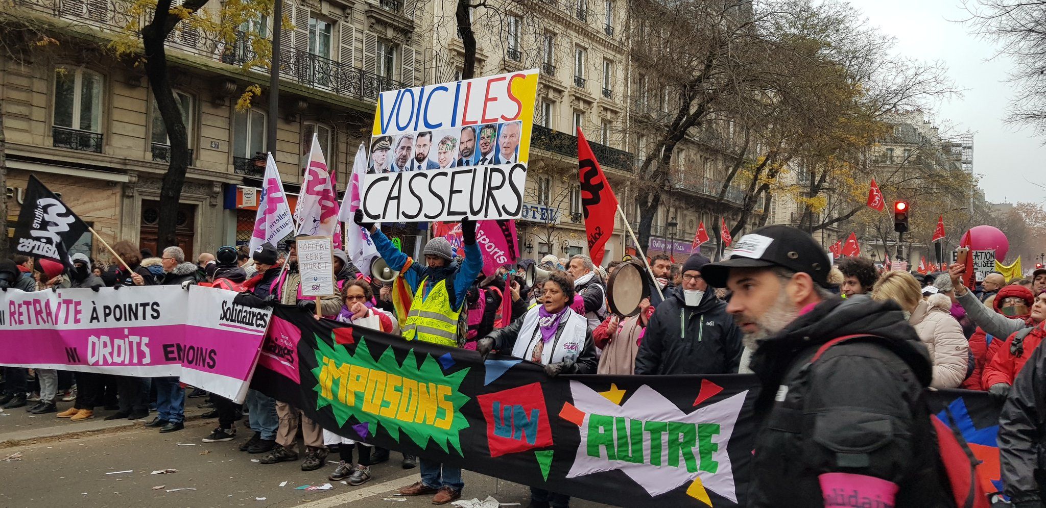 Los jubilados franceses echan un pulso al Gobierno "para impedir la bajada de las pensiones"