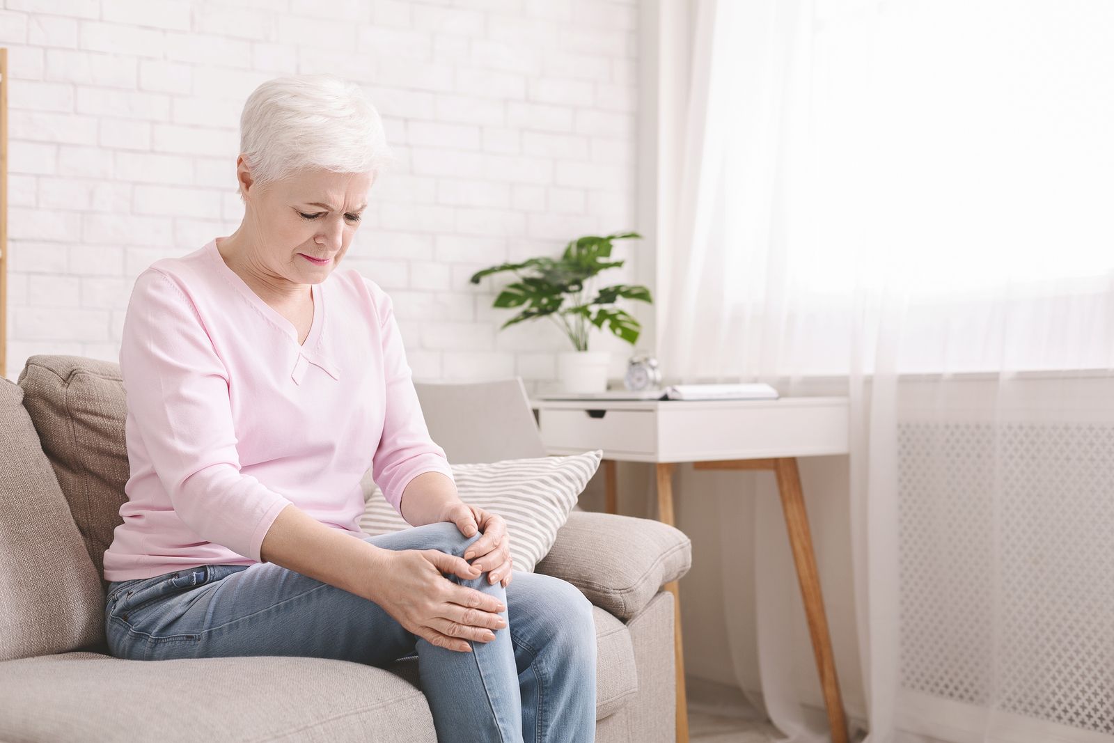 Las mujeres mayores sufren más dolor crónico que los hombres que tienen esa misma edad que ellas