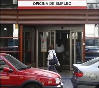 Uno de cada tres parados sin empleo anterior tiene más de 44 años