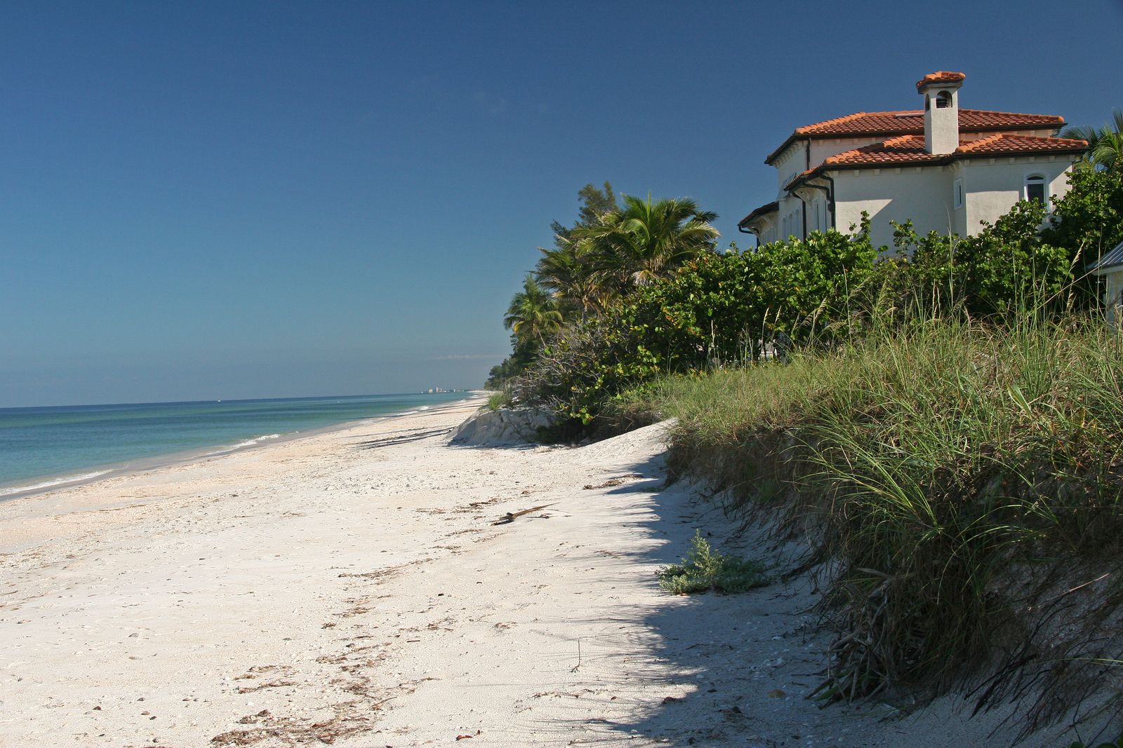 Cómo mantener tu casa de la playa en perfecto estado durante el invierno