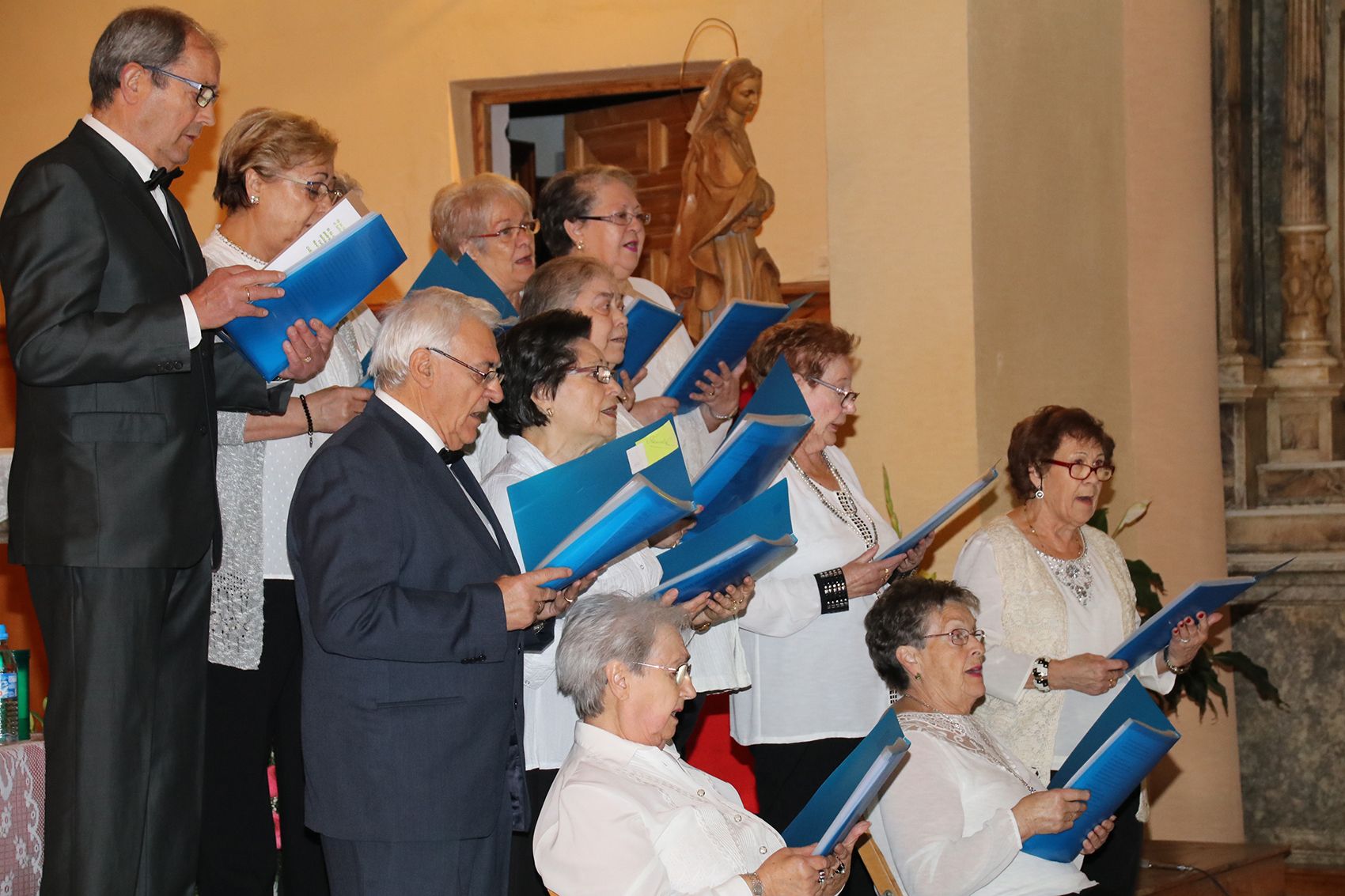 40 mayores de entre 65 y 88 años logran sin presupuesto organizar un gran encuentro de coros