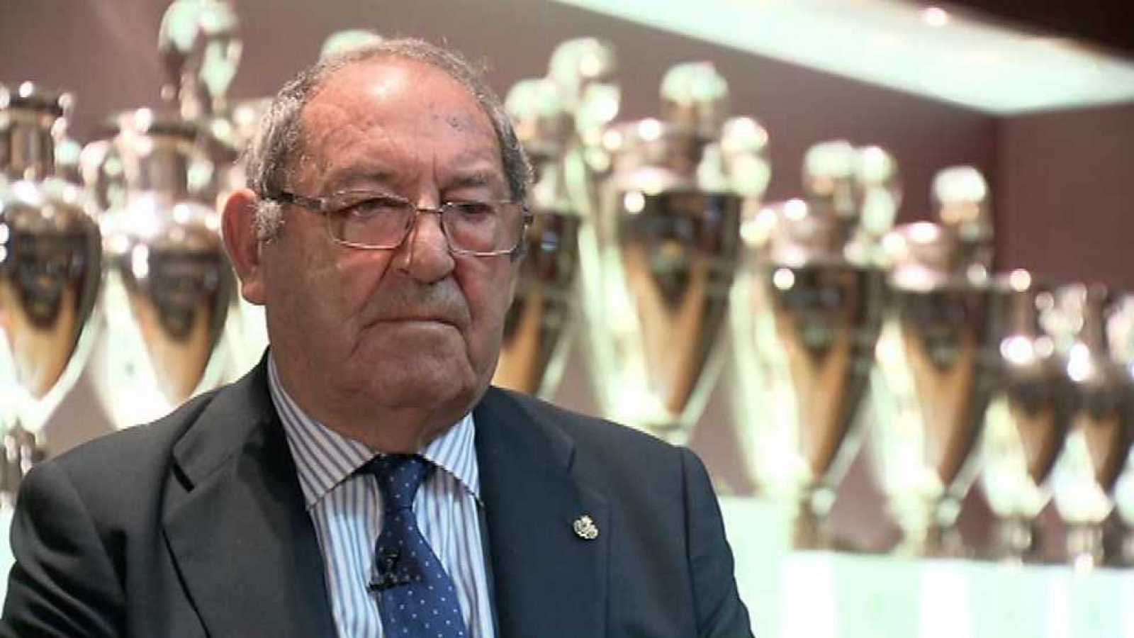 El mítico futbolista Paco Gento se enfrentará a la demanda de paternidad de una mujer sevillana