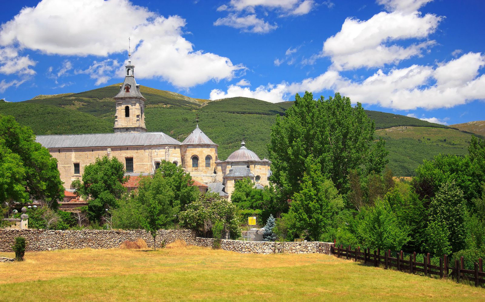 Real Monasterio de Santa María de El Paular descubre su historia y cómo visitarlo