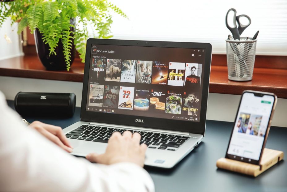 ¿Cómo puedes descargar series y películas en Netflix? Apunta estos consejos y requisitos. Las ayudas de las compañías de telefonía ante la crisis del coronavirus ¿Cómo puedes descargar series y películas en Netflix? Apunta estos consejos y requisitos. Las ayudas de las compañías de telefonía ante la crisis del coronavirus