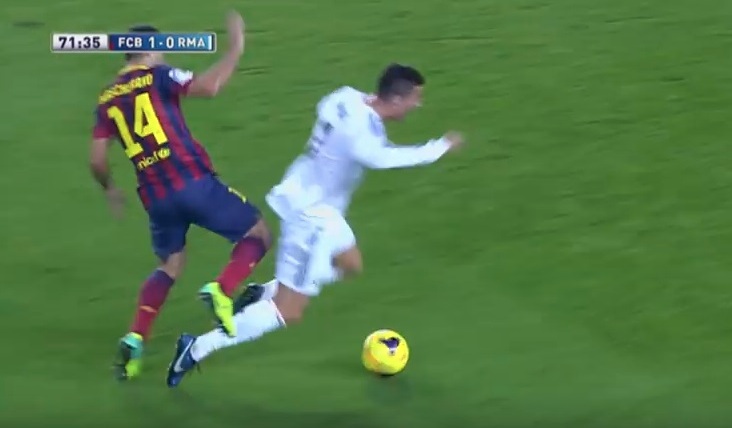 Penalti de de Mascherano a Cristiano Ronaldo