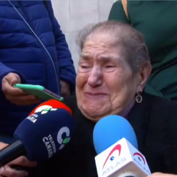 Dolores, una mujer de 91 años, enfrenta un posible deshaucio de la casa en que vive desde niña