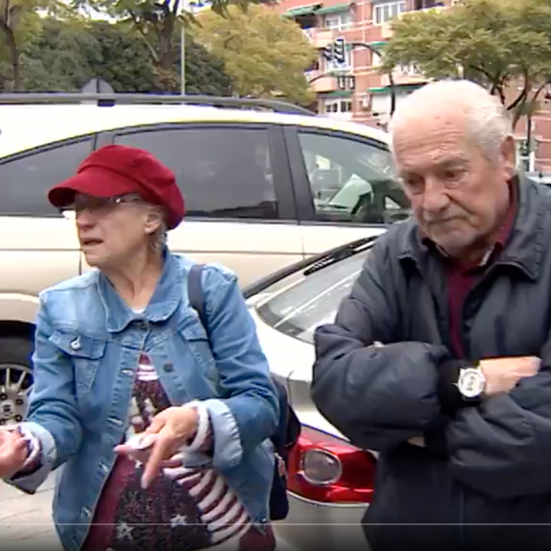 El drama de Juan e Isabel, dos pensionistas que llevan seis meses viviendo en su coche