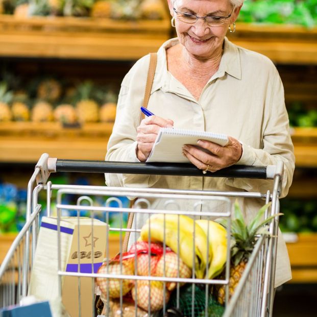 ¿Cuánto cuesta que te lleven la compra a casa en los supermercados?